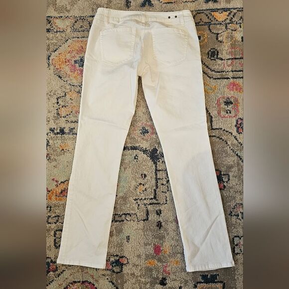 Cabi jeans sz 6 with 30" inseam.  Excellent condition! - Picture 1 of 6